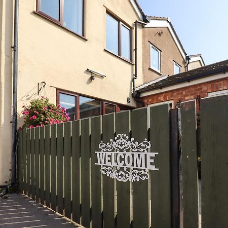 8 Heatons Bridge Road Villa Ormskirk Eksteriør bilde