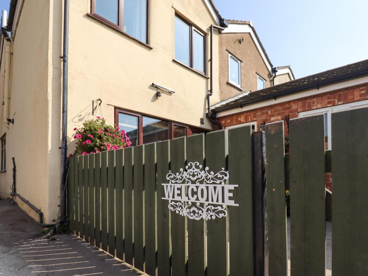 8 Heatons Bridge Road Villa Ormskirk Eksteriør bilde