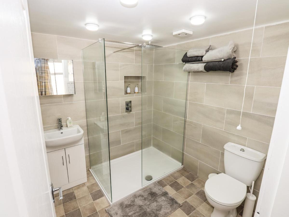 8 Heatons Bridge Road Villa Ormskirk Eksteriør bilde
